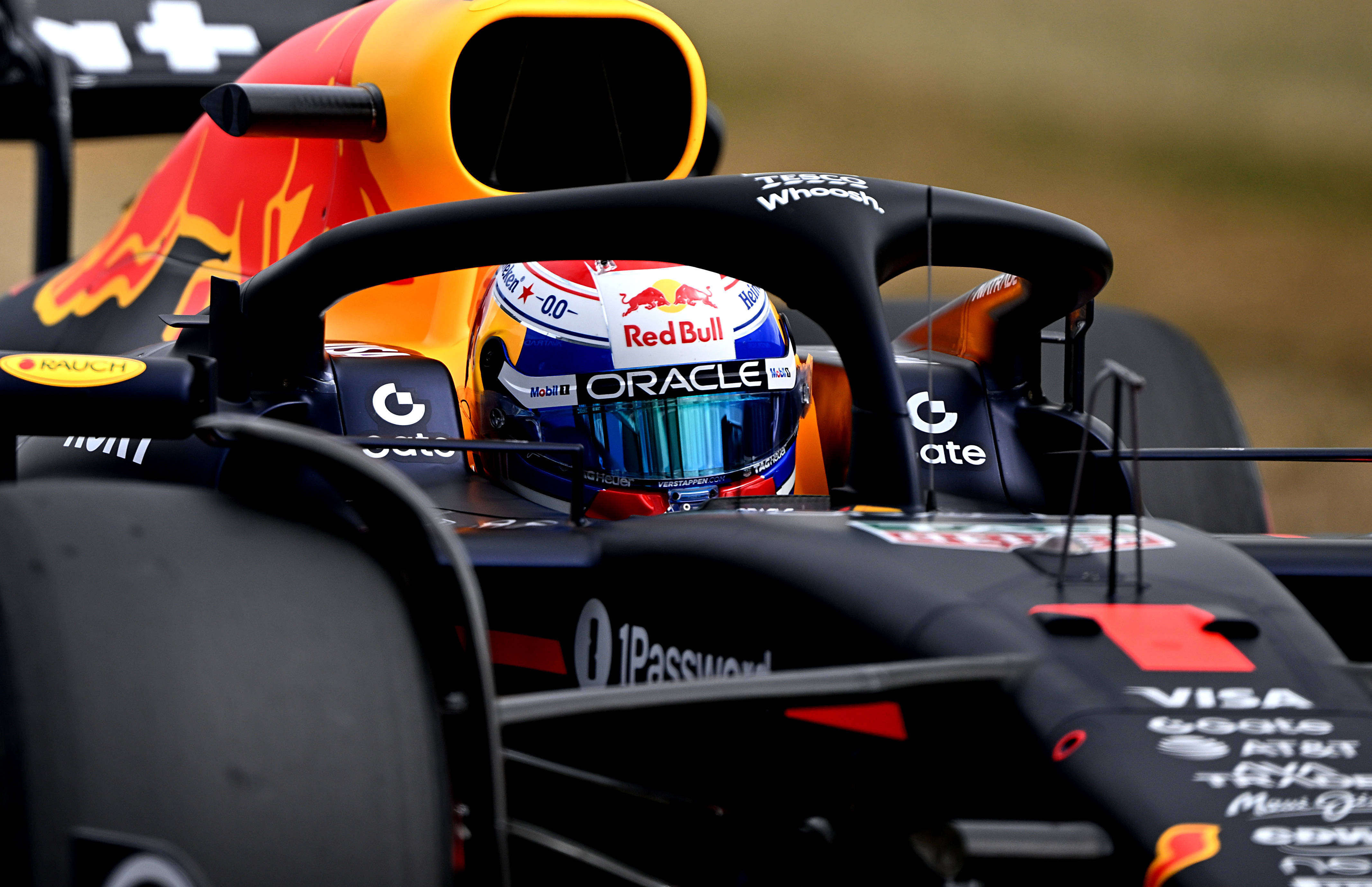 雷诺车队鏖战红牛车队,皮亚斯特里点燃赛场 雷诺车队鏖战红牛车队,皮亚斯特里点燃赛场