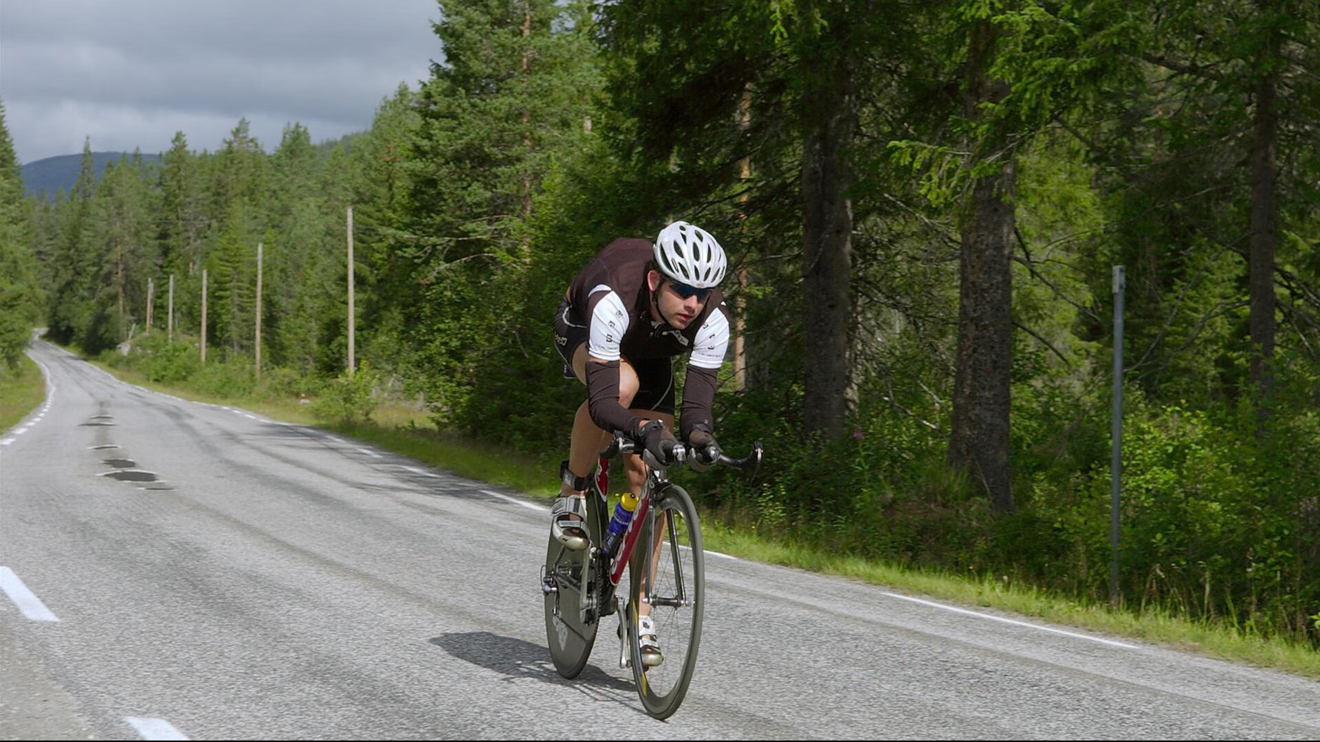 卡塞米罗铁血纪录夜，荷兰绝境亮出郁金香尖刺