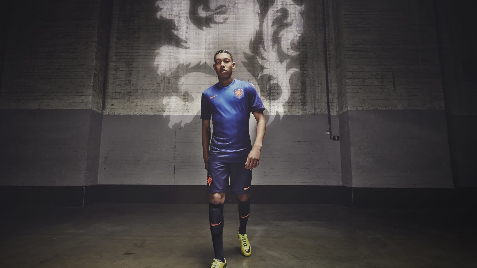 冰岛奇迹再现？姆巴佩与防守反击的完美交响，日本队的无奈之夜